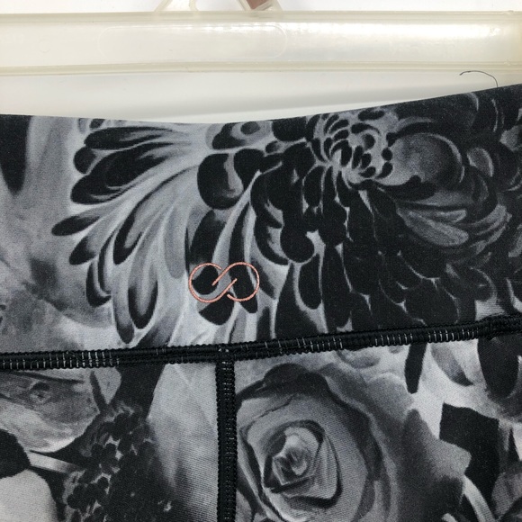 Calia by Carrie Underwood Leggings Dark & Stormy Leggings Size Small - Picture 9 of 9